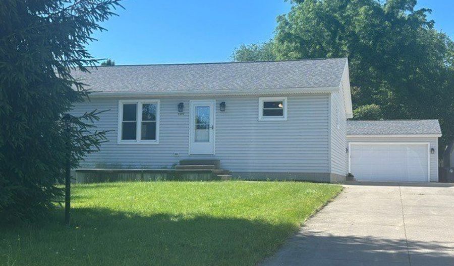 2372 Triplett Blvd, Akron, OH 44312 - 3 Beds, 3 Bath
