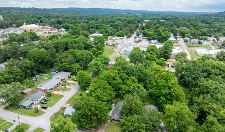 786 Elsie St, Batesville, AR 72501 - 3 Beds, 2 Bath