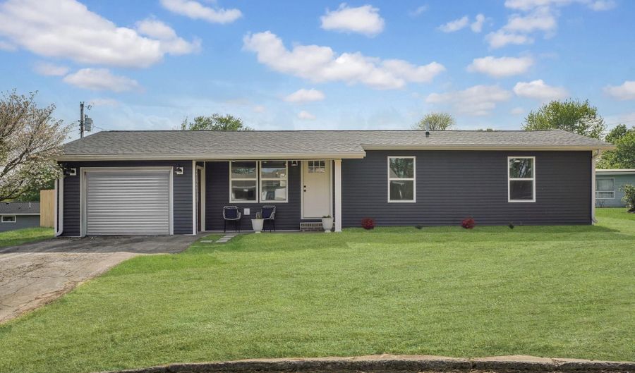 307 Eastwood Dr, Bedford, IN 47421 - 3 Beds, 2 Bath