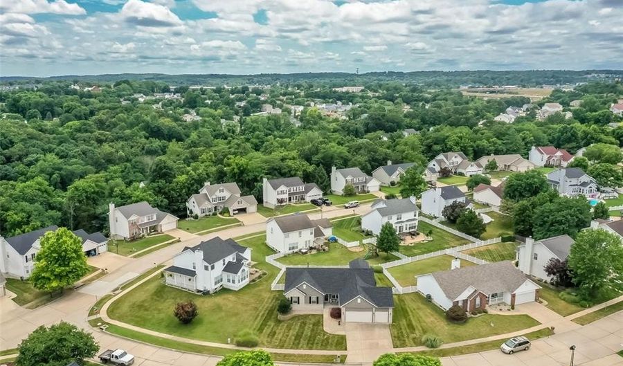 110 Creekside Trl, Arnold, MO 63010 - 3 Beds, 3 Bath