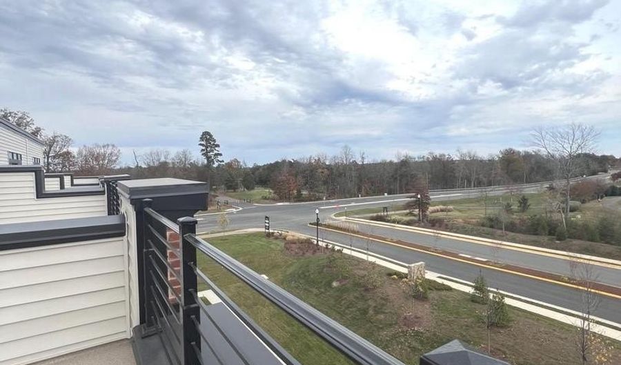 22782 HANSON OVERLOOK Ter, Ashburn, VA 20148 - 4 Beds, 4 Bath