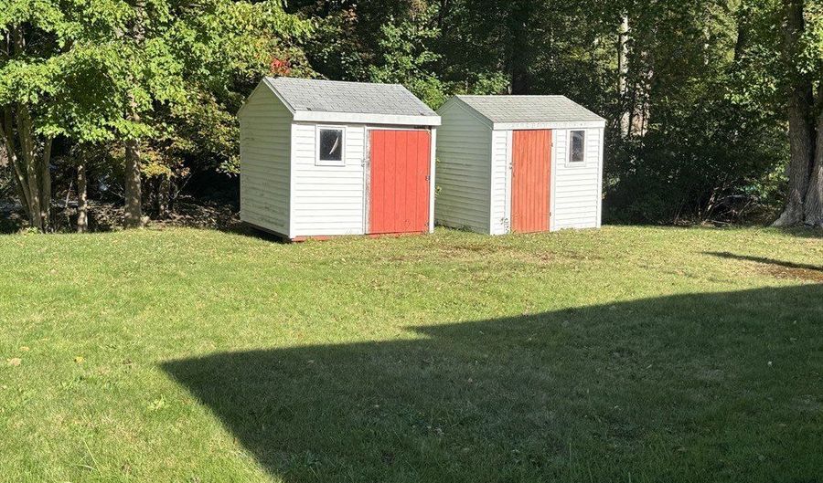 16 Davis St, Abington, MA 02351 - 3 Beds, 1 Bath