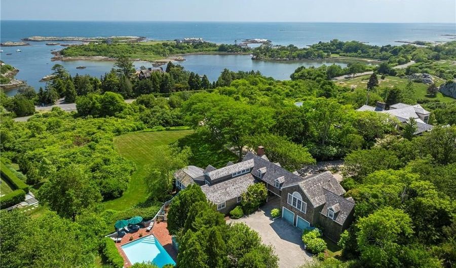315 Ocean Ave, Newport, RI 02840 - 4 Beds, 5 Bath