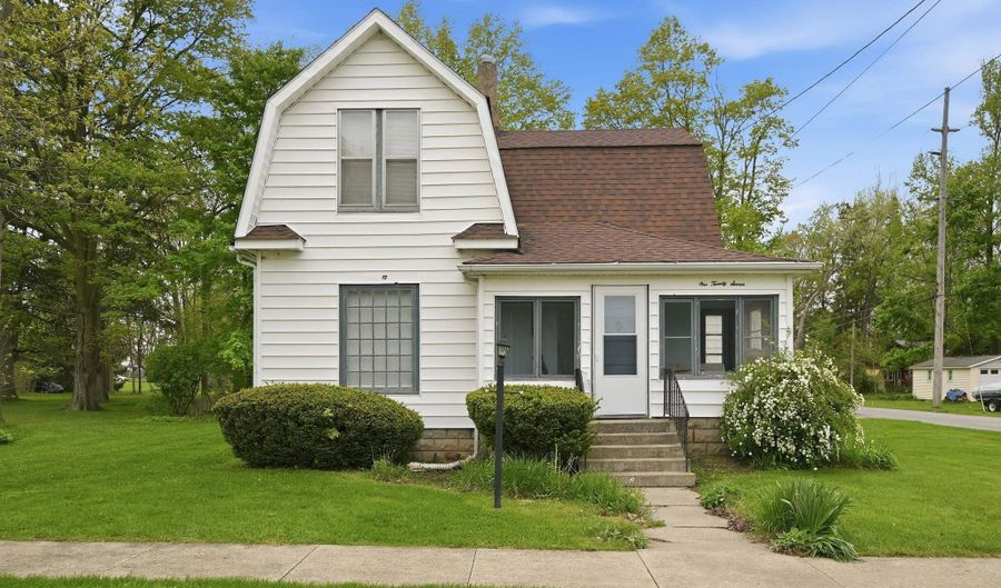 127 N Kinney, Angola, IN 46703 - 4 Beds, 2 Bath