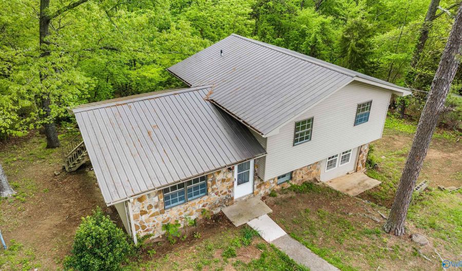 320 Horseshoe Cir SW, Fort Payne, AL 35967 - 3 Beds, 2 Bath