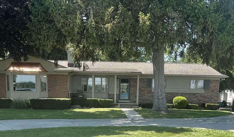 2567 St. Clair River Dr, Algonac, MI 48001 - 3 Beds, 2 Bath