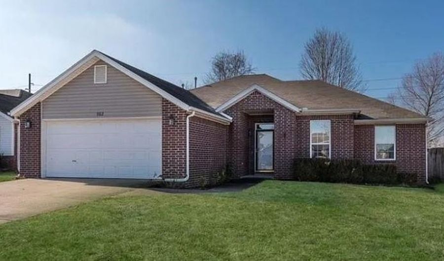902 SW Navajo Dr, Bentonville, AR 72712 - 3 Beds, 2 Bath