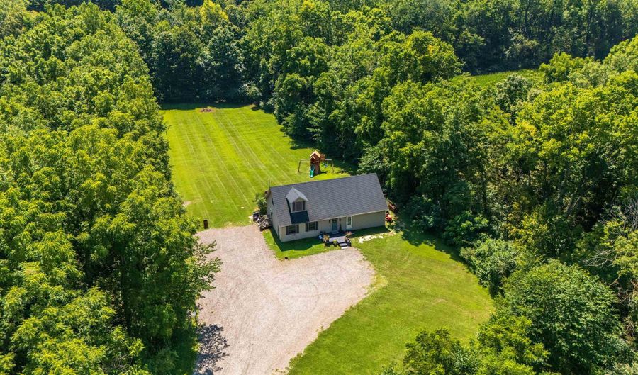 9669 W 500 North Rd, Andrews, IN 46702 - 3 Beds, 3 Bath