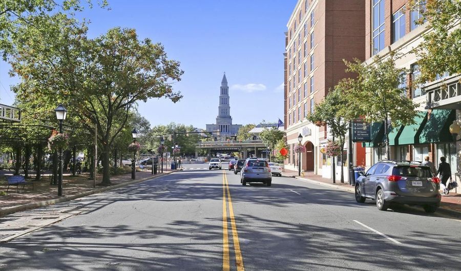 1251 E ABINGDON Dr #1121, Alexandria, VA 22314 - 1 Beds, 1 Bath