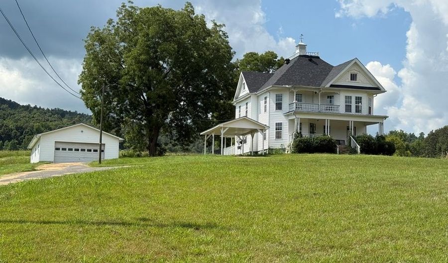 838 State Garage Rd, Albany, KY 42602 - 6 Beds, 2 Bath