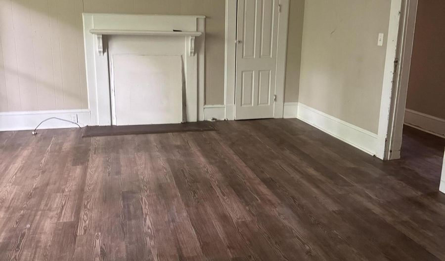 253 Madison St, Alexander City, AL 35010 - 3 Beds, 2 Bath