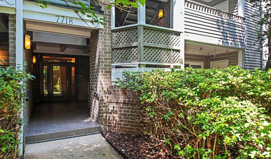 7718 LAFAYETTE FOREST Dr 176, Annandale, VA 22003 - 2 Beds, 2 Bath