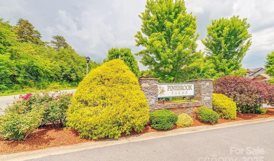 64 Creekside View Dr, Asheville, NC 28804 - 3 Beds, 3 Bath