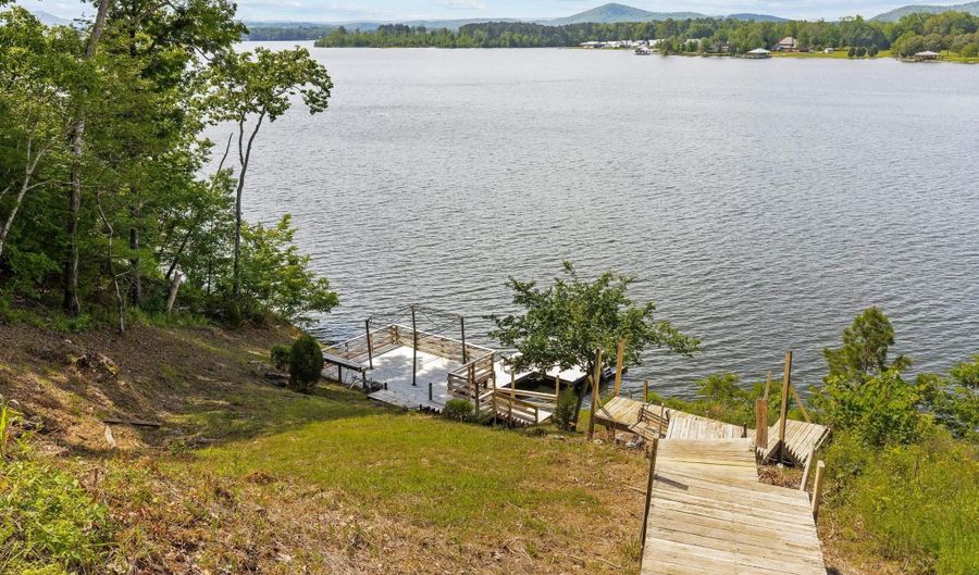 825 Dogwood Ln, Ashville, AL 35953 - 6 Beds, 5 Bath