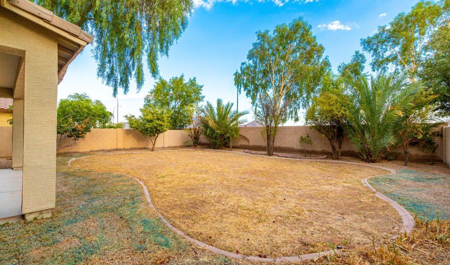 4633 E GLENEAGLE Dr, Chandler, AZ 85249 - 5 Beds, 3 Bath