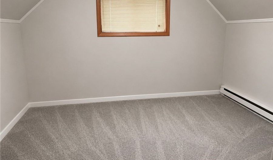 4130 Woodmere Dr, Austintown, OH 44515 - 4 Beds, 1 Bath