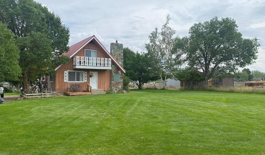 24707 Hwy 93, Challis, ID 83226 - 3 Beds, 2 Bath