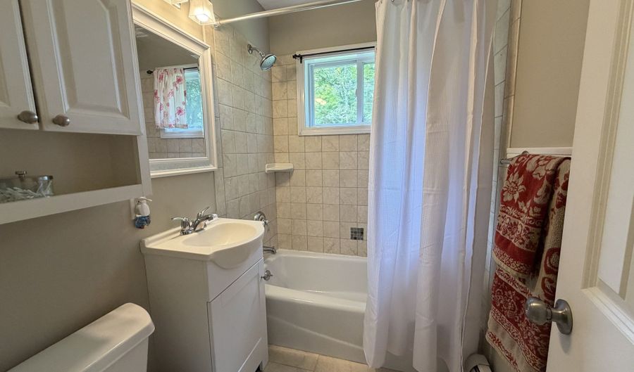 11 Hall Passway, Danbury, CT 06811 - 3 Beds, 2 Bath