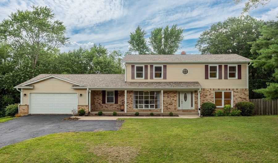 24200 W Deer Ridge Ln, Antioch, IL 60002 - 4 Beds, 3 Bath