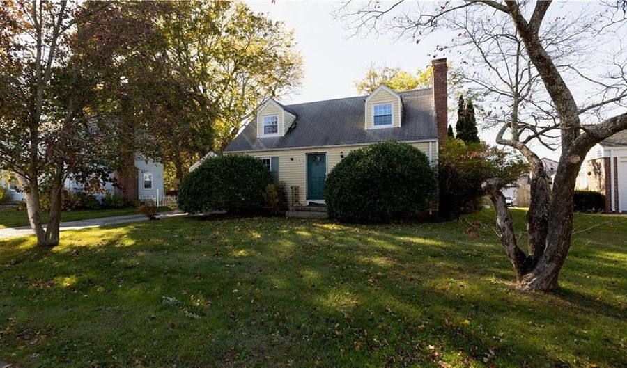 61 Rose Hill Dr, Cranston, RI 02920 - 3 Beds, 2 Bath