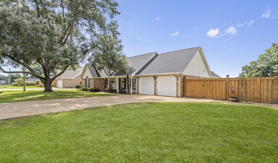 11313 N River Vue Cir, Biloxi, MS 39532 - 3 Beds, 2 Bath