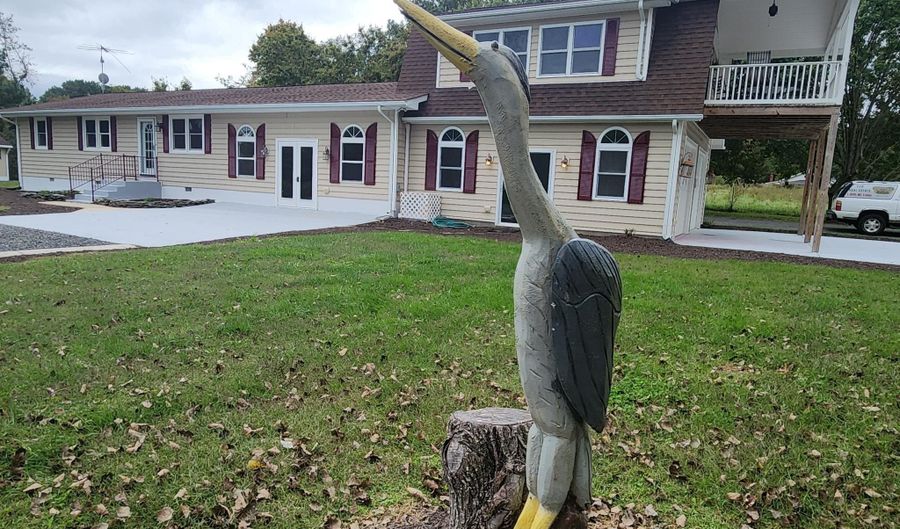 21210 BERNIE LAWRENCE Ln, Abell, MD 20606 - 4 Beds, 4 Bath