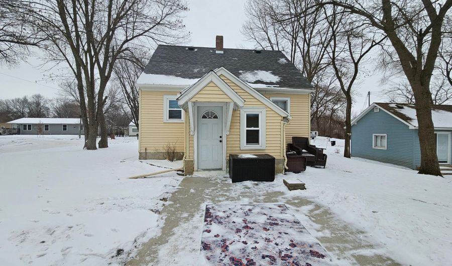 109 Charlotte Ave, Albert Lea, MN 56007 - 2 Beds, 1 Bath