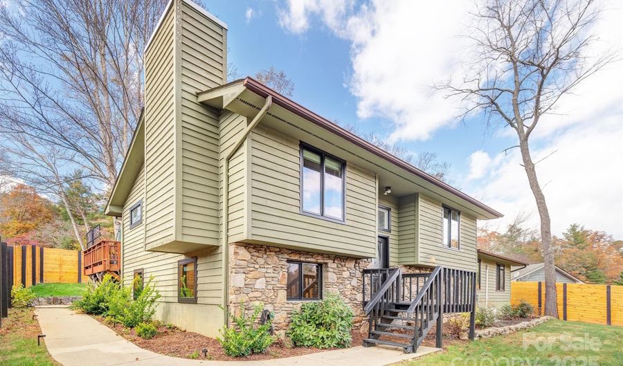 1 Parkway Loop Rd, Asheville, NC 28803 - 3 Beds, 2 Bath