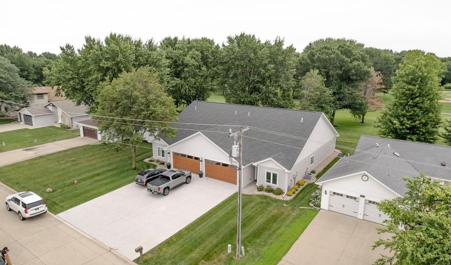 1018 Emerald Hills Dr, Arnolds Park, IA 51331 - 3 Beds, 1 Bath