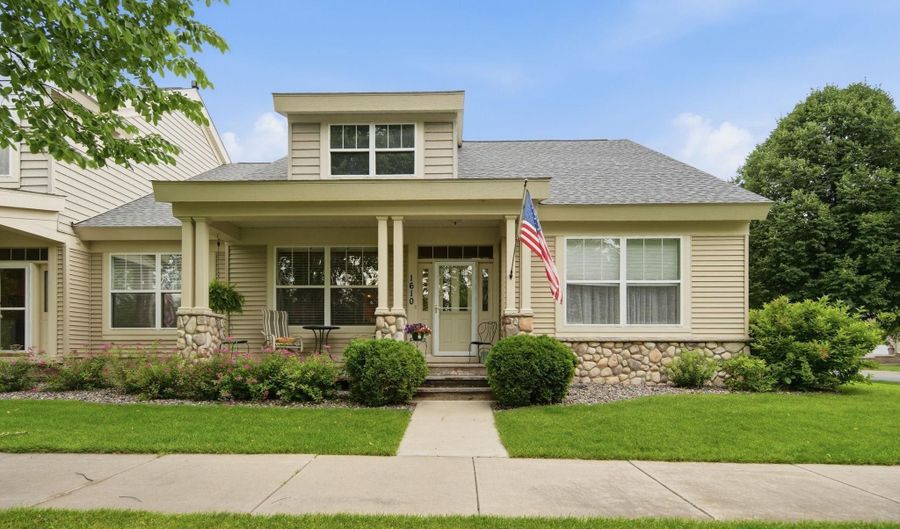1610 Riverspointe Ct, Anoka, MN 55303 - 2 Beds, 2 Bath