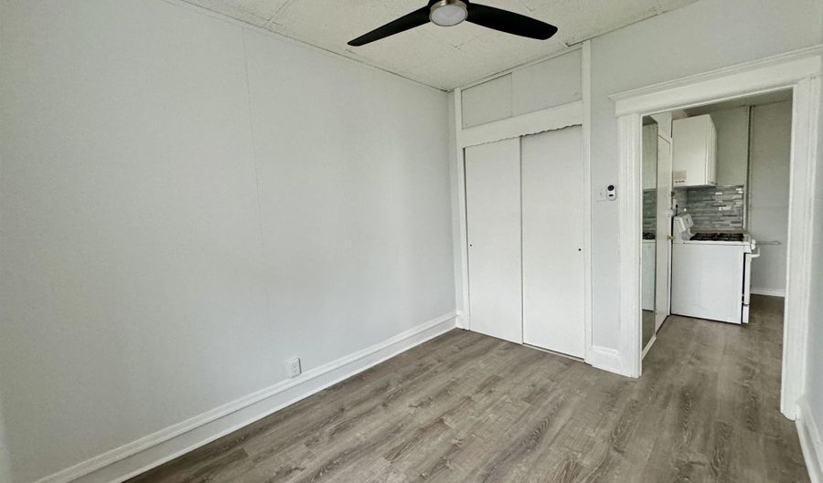 359 AVENUE E 4, Bayonne, NJ 07002 - 1 Beds, 1 Bath