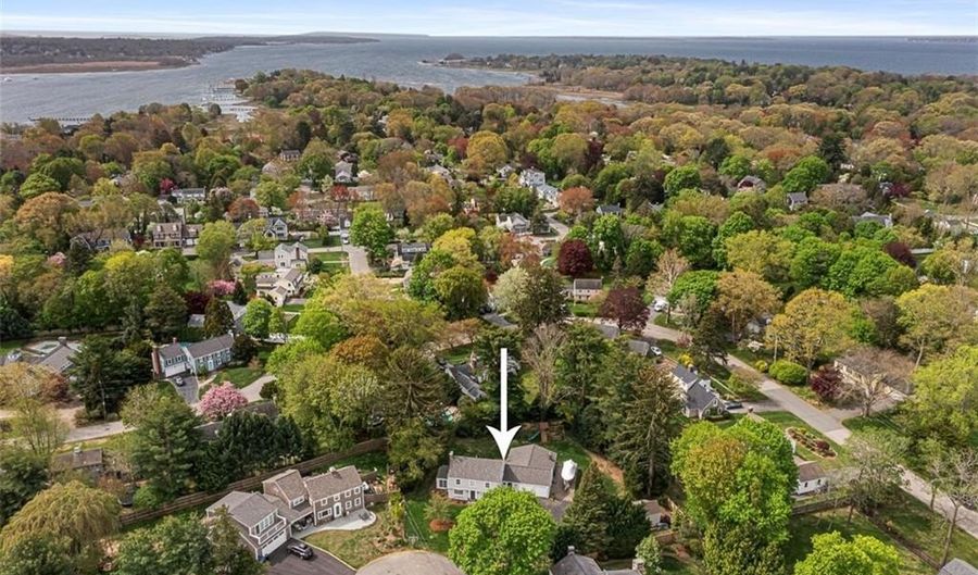 11 Harbour Rd, Barrington, RI 02806 - 3 Beds, 3 Bath