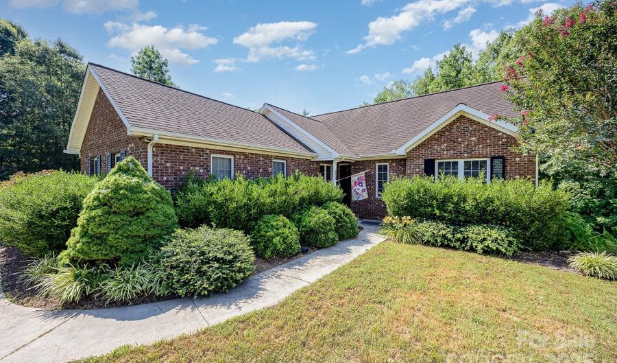 610 Mountain Pl, Albemarle, NC 28001 - 3 Beds, 2 Bath