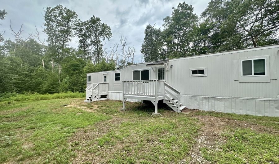 52 Park Dr, Chaplin, CT 06235 - 2 Beds, 1 Bath