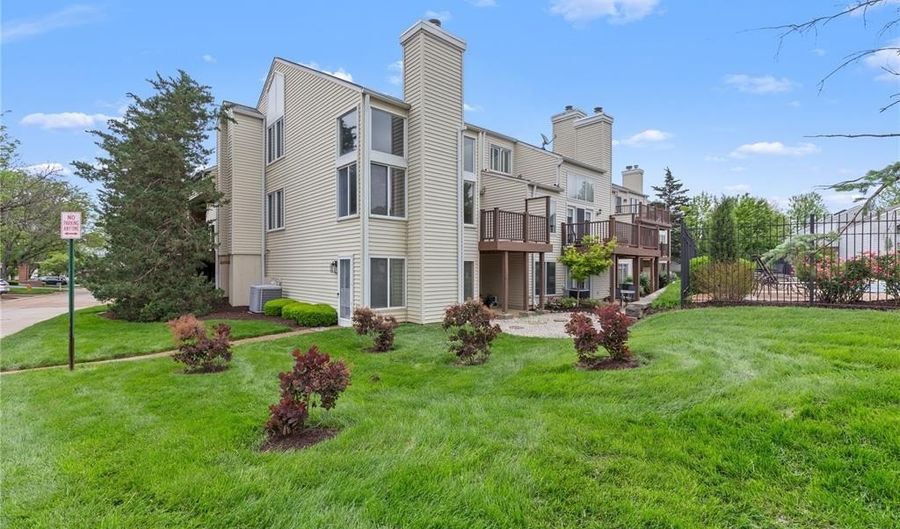 1700 Highview Circle Ct, Ballwin, MO 63021 - 3 Beds, 4 Bath