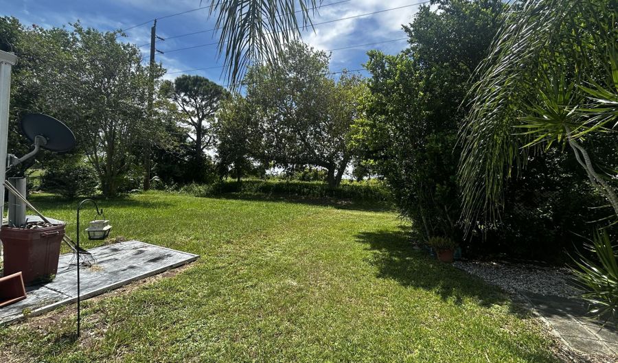 1117 Wren Cir, Barefoot Bay, FL 32976 - 2 Beds, 2 Bath