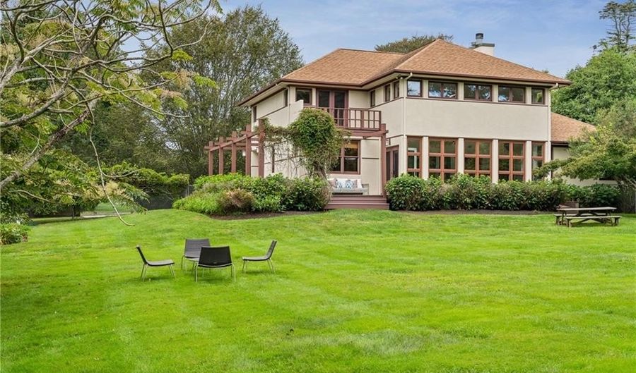 175 Ruggles Ave, Newport, RI 02840 - 3 Beds, 3 Bath