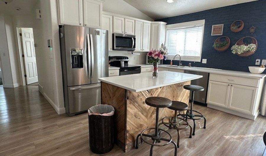 335 N 200 W, American Fork, UT 84003 - 5 Beds, 3 Bath