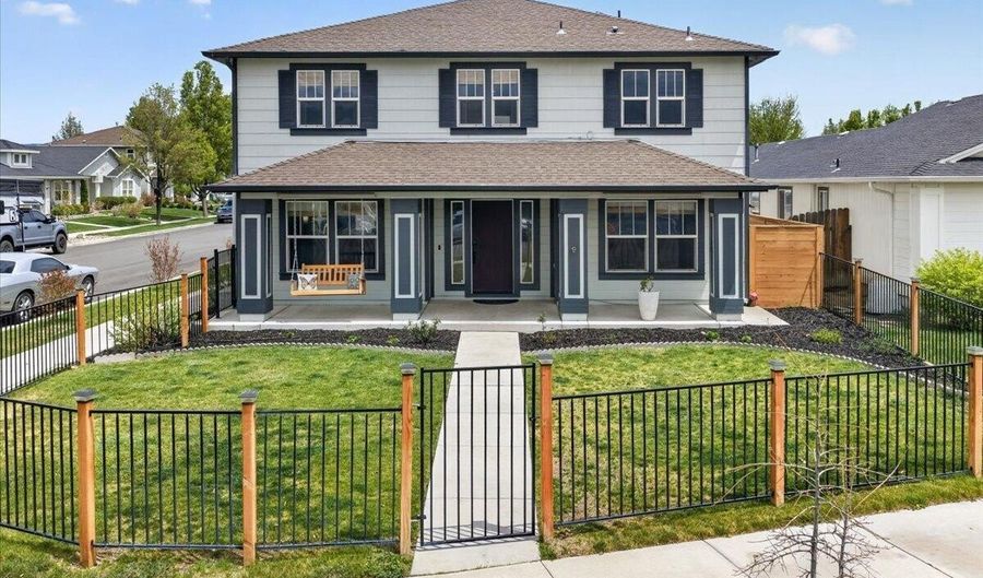 1347 Scarlet Oak Dr, Gardnerville, NV 89410 - 3 Beds, 3 Bath