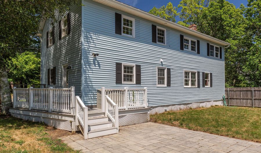 2 Rockwood Ave, Bar Harbor, ME 04609 - 6 Beds, 4 Bath
