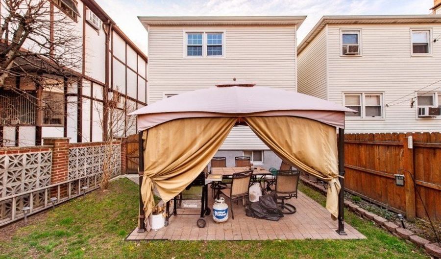 230 Avenue A, Bayonne, NJ 07002 - 5 Beds, 2 Bath