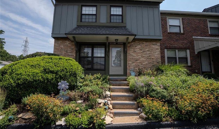 2414 Hiddencrest Ln 115, Ballwin, MO 63021 - 3 Beds, 3 Bath