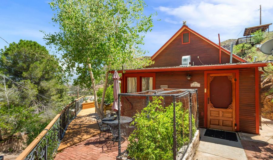84 SHEARER Ave, Bisbee, AZ 85603 - 2 Beds, 1 Bath