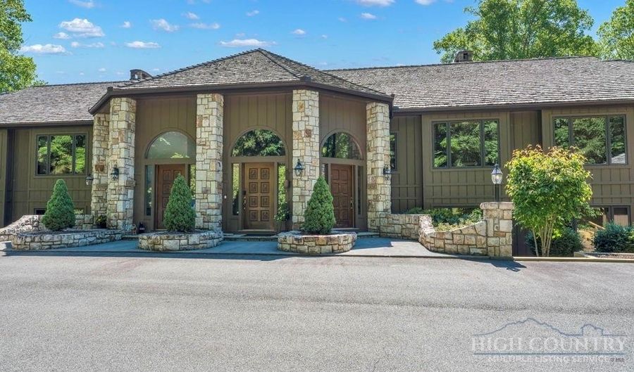 96 Elk Knob Ct A1, Banner Elk, NC 28604 - 3 Beds, 4 Bath