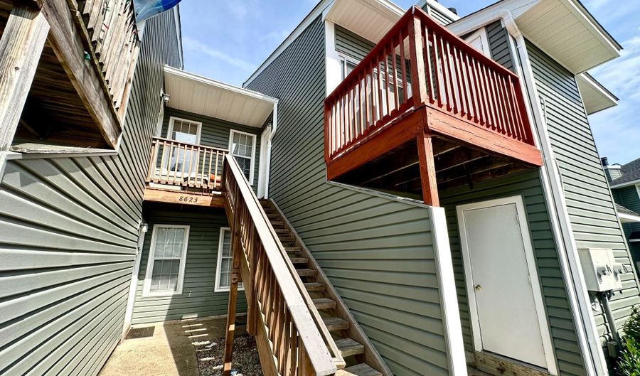 8623 BEEKMAN Pl, Alexandria, VA 22309 - 2 Beds, 2 Bath