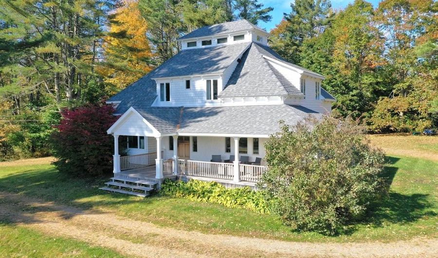 26 Old Searsport Ave, Belfast, ME 04915 - 4 Beds, 3 Bath