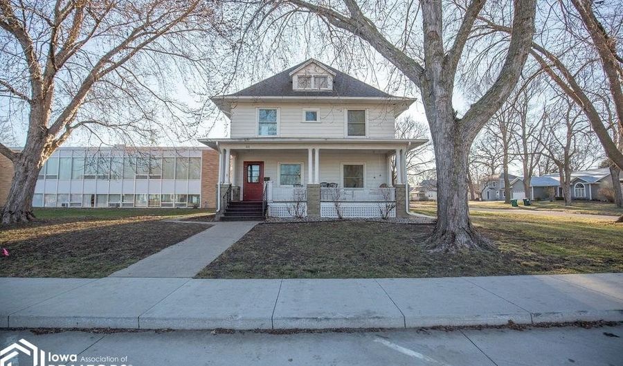 321 S Moore St, Algona, IA 50511 - 3 Beds, 2 Bath