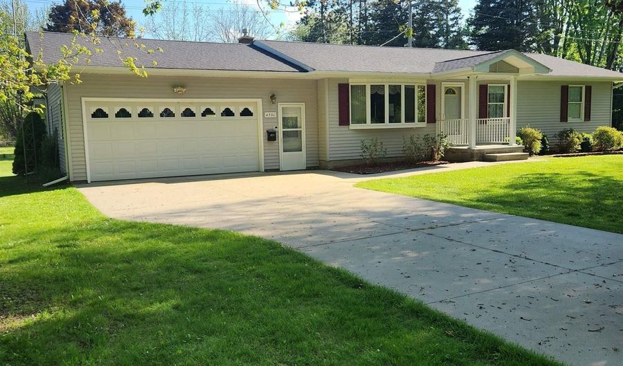 4590 Main, Applegate, MI 48401 - 3 Beds, 2 Bath