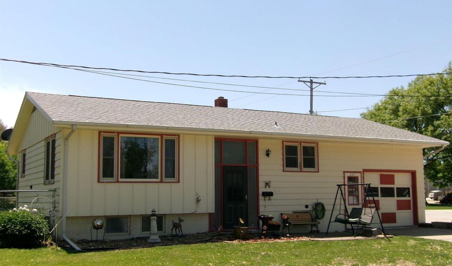 207 E 4th St, Atlantic, IA 50022 - 3 Beds, 2 Bath