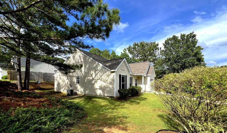 400 Blushing Rose Way, Apex, NC 27502 - 3 Beds, 2 Bath